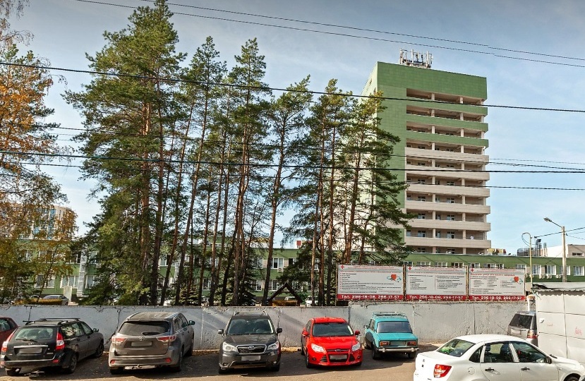 Под окнами воронежской больницы нашли погибшего мужчину