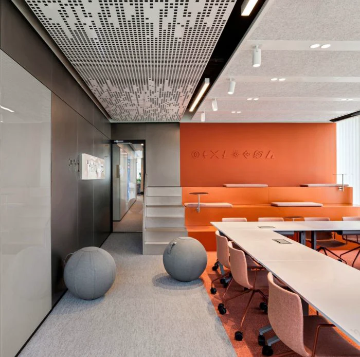Металлические потолки с художественной перфорацией. Работа от Design Architects 