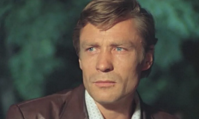 Александр Михайлов в молодости.