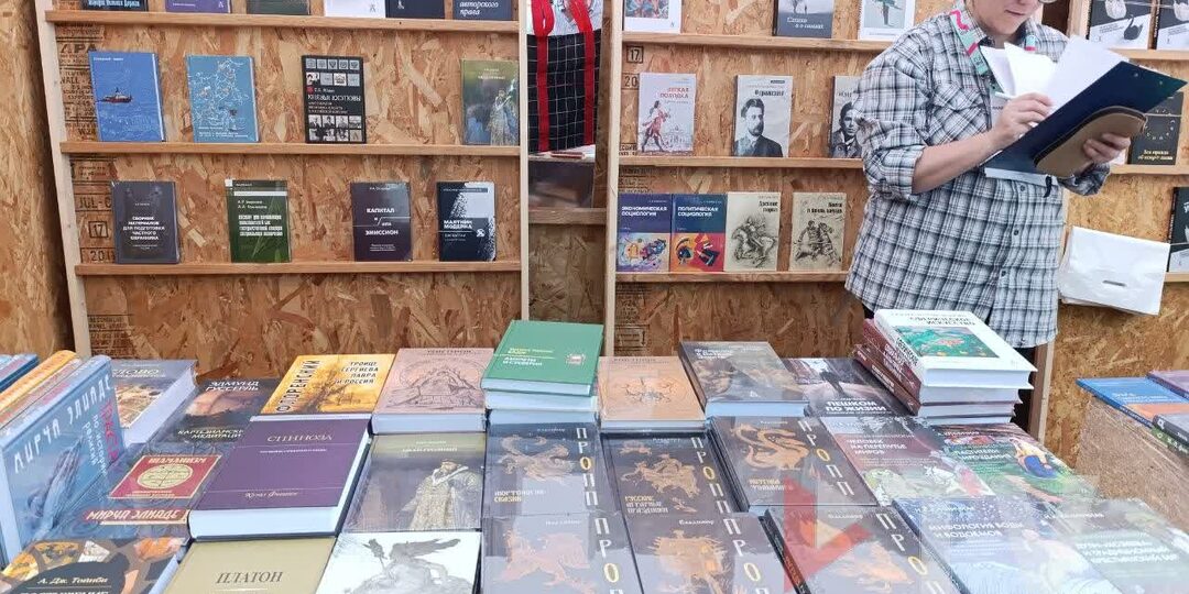 На книжную ярмарку в Воронеже привезли 8 тонн книг