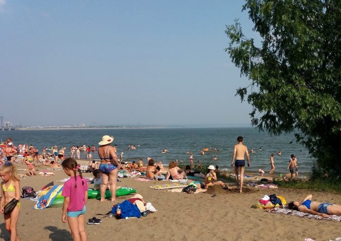 18-летняя девушка утонула на пляже в Новосибирске