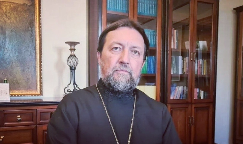 Максим Козлов — митрофорный протоиерей, настоятель храма святых мучеников Михаила и Фёдора Черниговских (г. Москва), кандидат богословия, педагог, профессор Московской Духовной Академии, публицист, писатель.