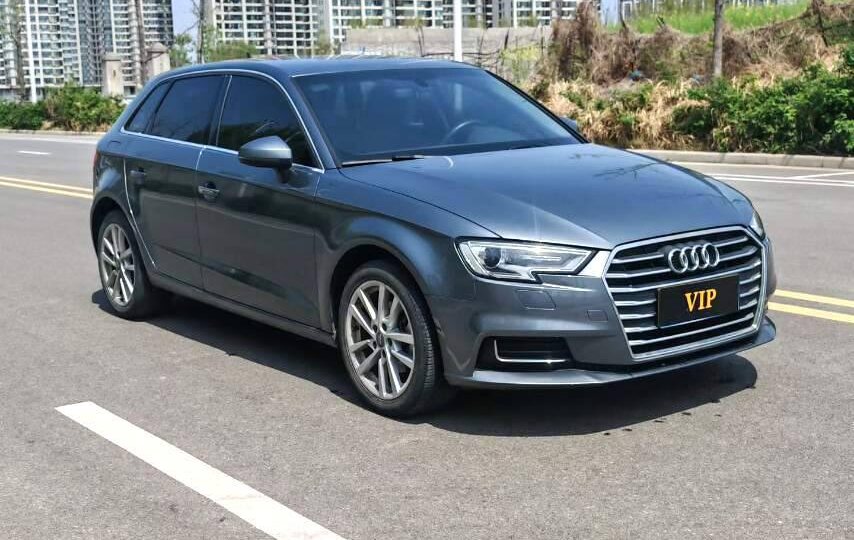 Audi A3 2020 года выпуска из Китая до 2.000.000 рублей.