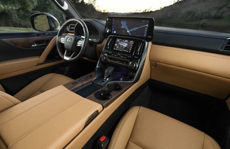 Фото: Lexus