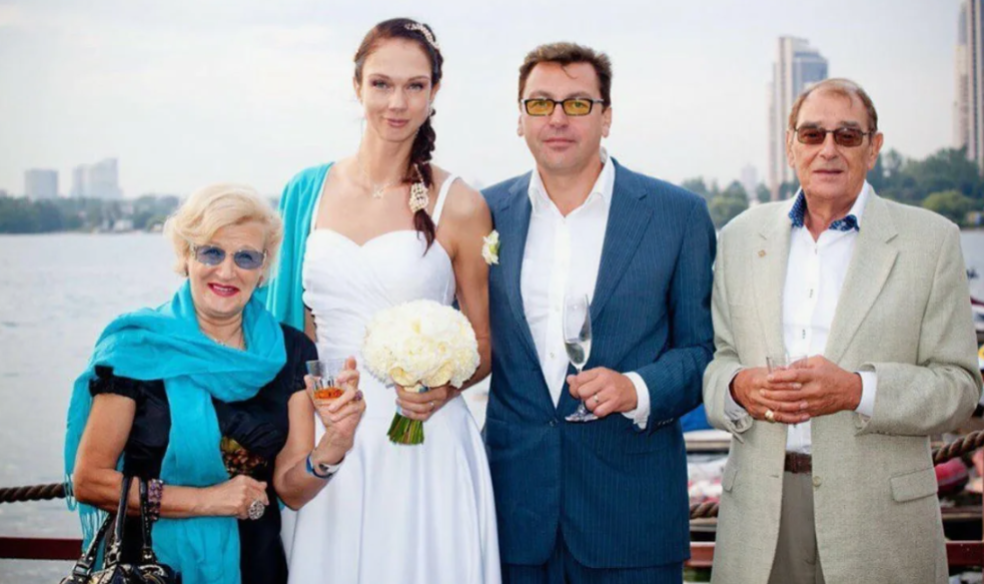 Свадьба младшего сына Дружининой.
