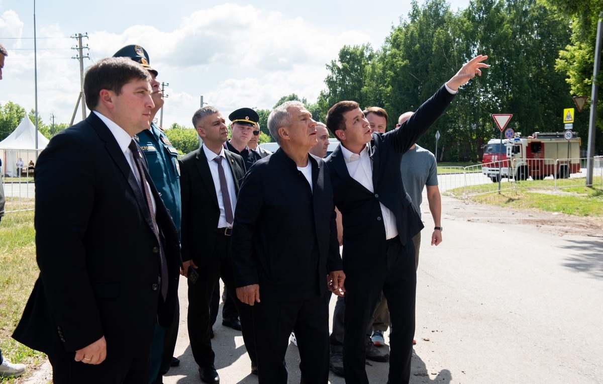    Раис Татарстана Рустам Минниханов и мэр Нижнекамска Радмир Беляев  Официальная страница мэра Нижнекамска Радмира Беляева во "ВКонтакте"