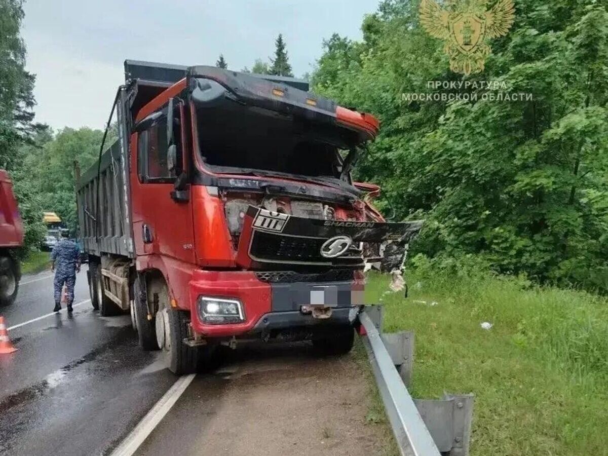    Последствия столкновения грузового автомобиля и маршрутки в Одинцово | © Фото : Прокуратура Московской области
