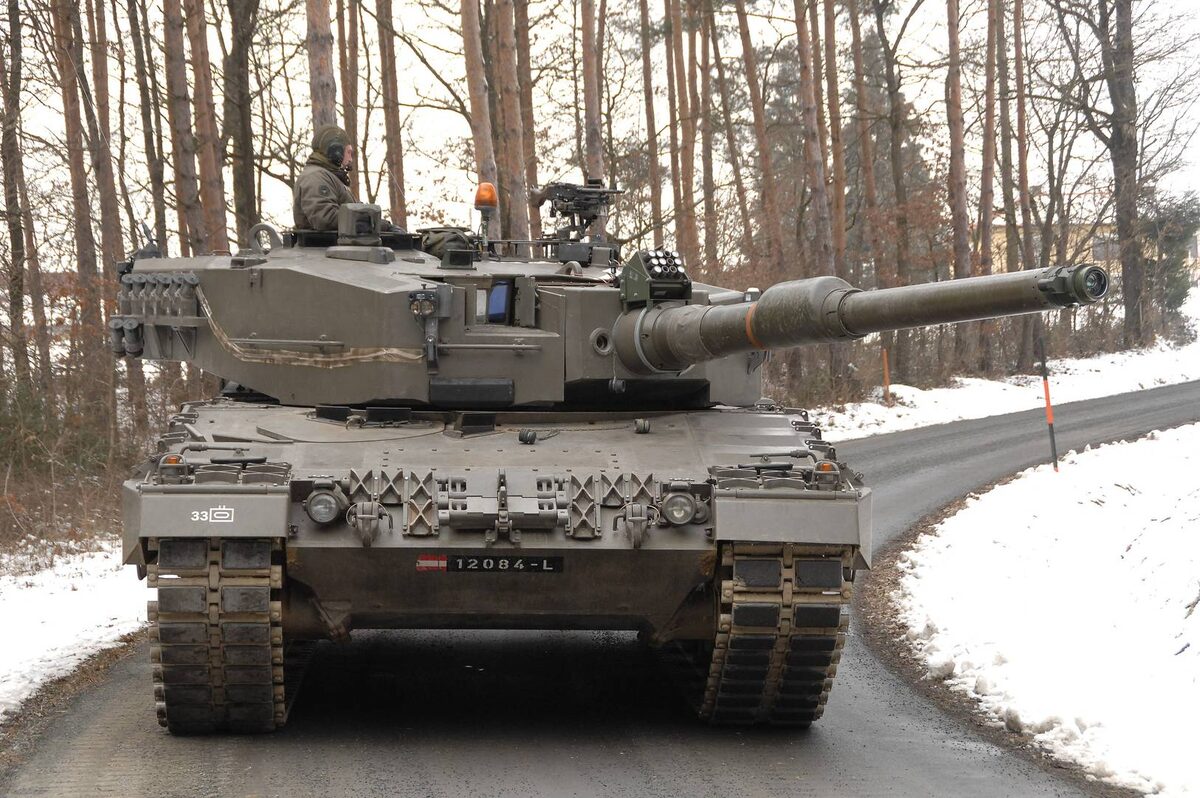     Танк Leopard 2A4   
(cc) R888