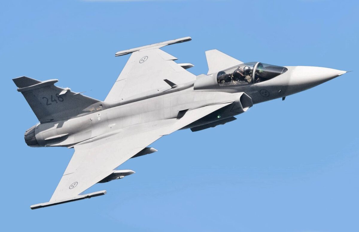     Шведский истребитель Saab JAS 39 Gripen   
(cc) Finnish Aviation Museum