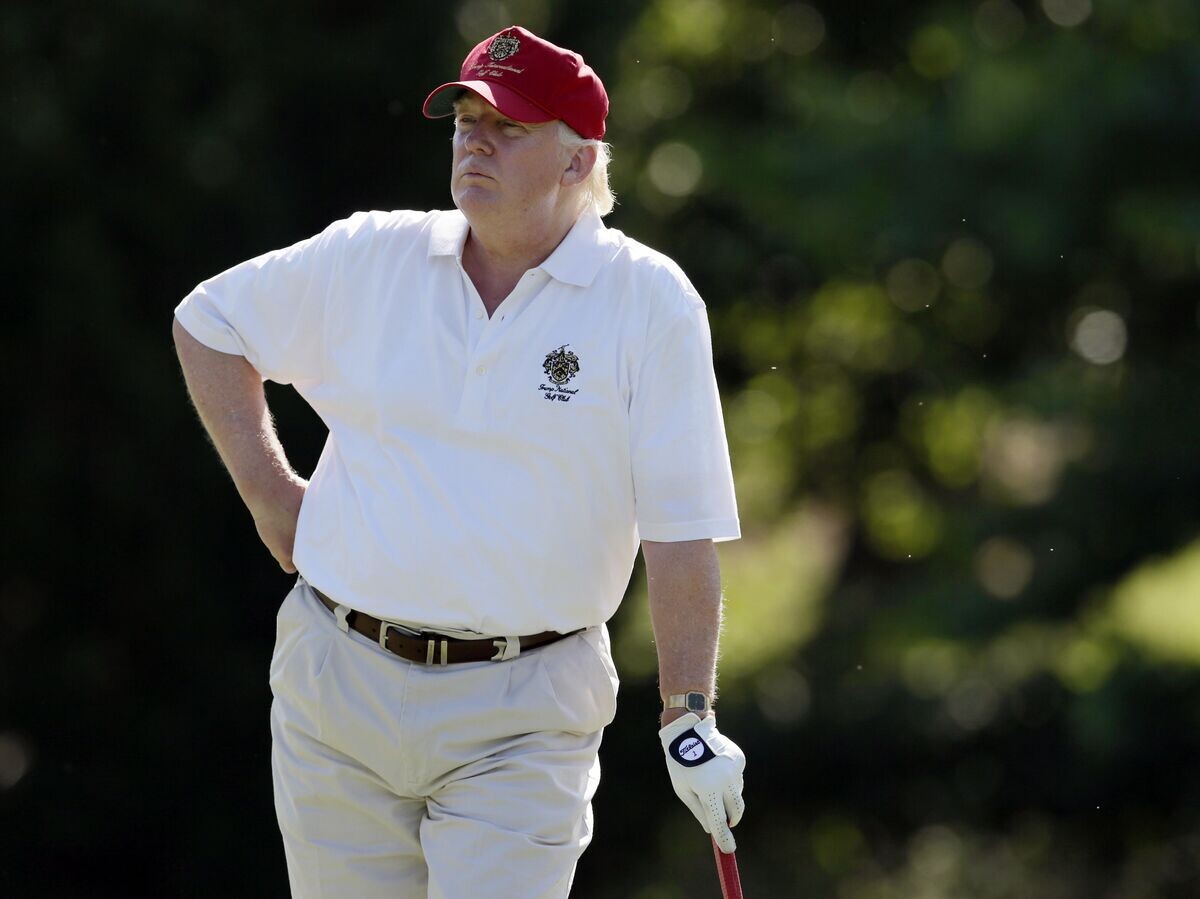    Дональд Трамп за игрой в гольф | © AP Photo/Patrick Semansky, File