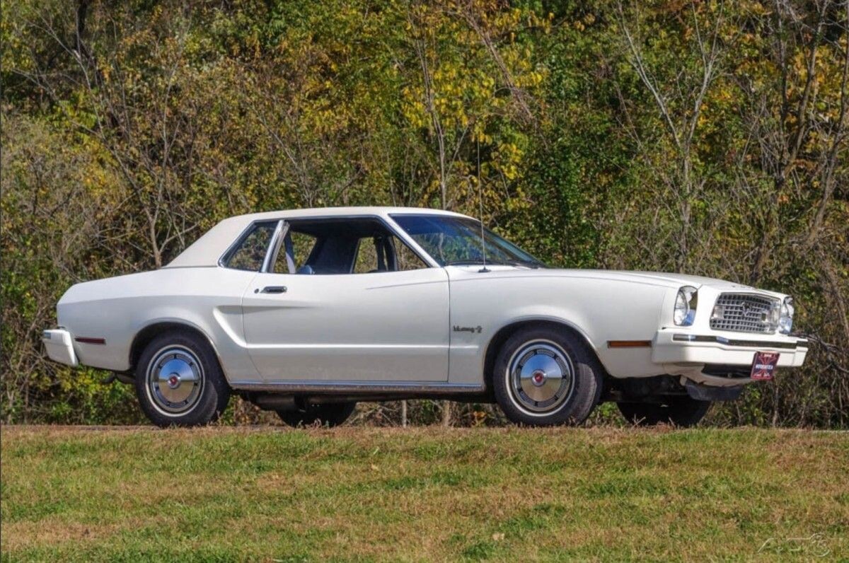 Ford Mustang II купе (1974-1978).