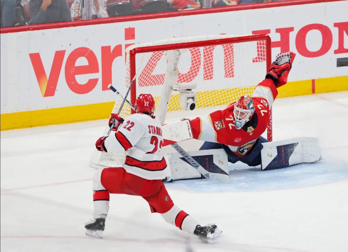     The Hockey News: переход Бобровского в «Каролину» мог изменить расклад в финале Кубка Стэнли