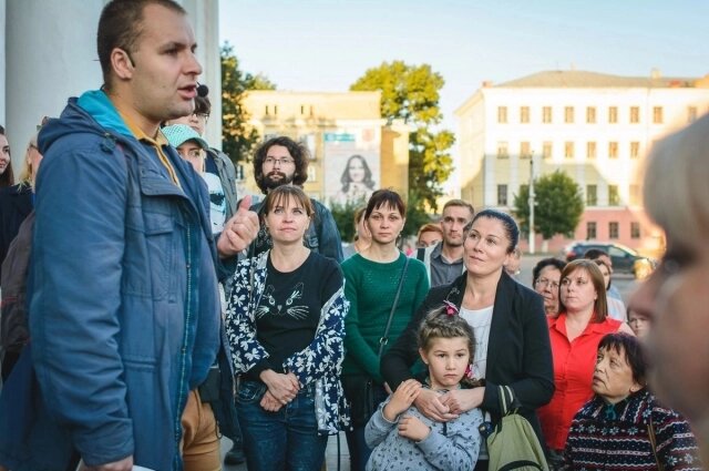    На экскурсии может прийти каждый, нет формальностей, ограничений и даже цену участники выбирают сами. Фото: "Пешком по Вятке"/ Станислав Суворов