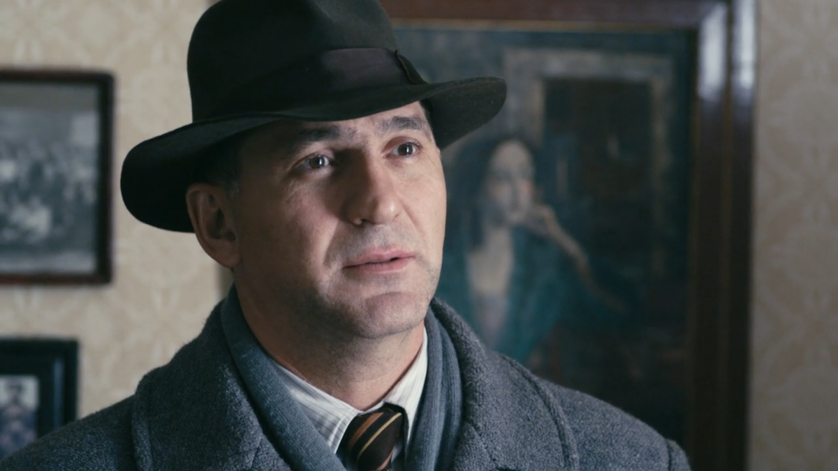 Кадр из сериала "Крик совы", 2013 г., режиссер Олег Погодин, сценаристы Вячеслав Рогожкин, Олег Погодин, композитор Александр Соколов (скриншот)