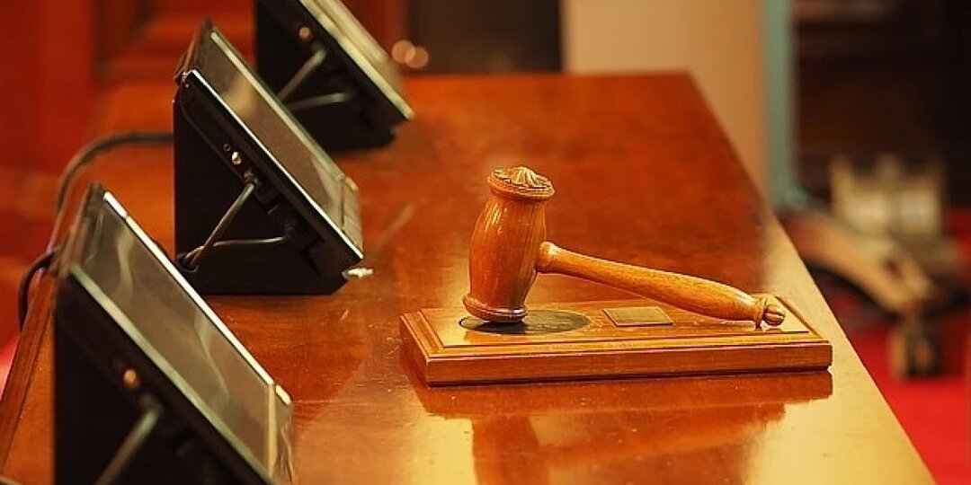 В Смоленске осудили мужчину за незаконный оборот алкоголя