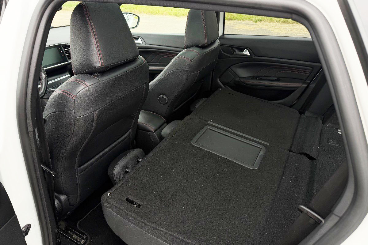    Багажник Peugeot 308 T9