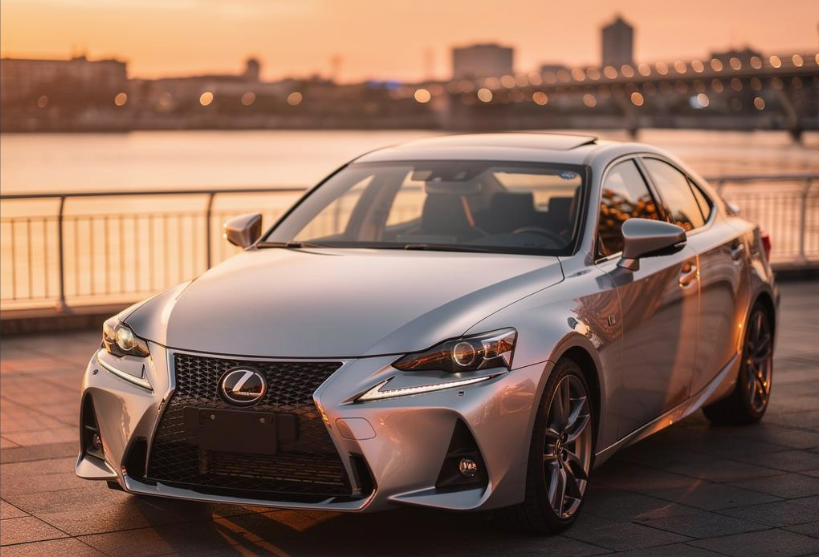 Знакомый купил Lexus IS и не ожидал такого комфорта: рассказываю, в чём главный сюрприз этой машины