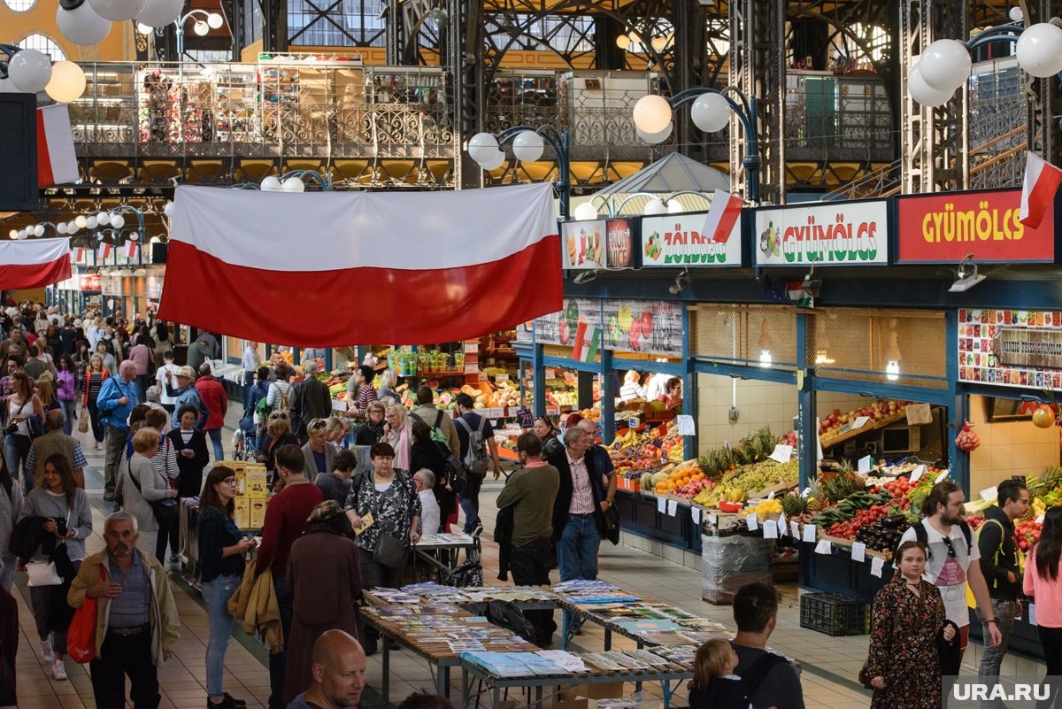     Россия пообещала Польше жесткий ответ за посягательства на здание консульства в Гданьске
