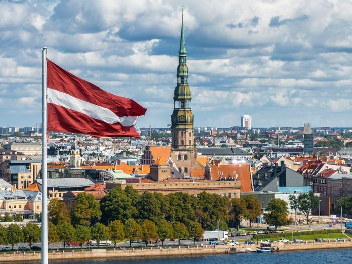 Обложка © Shutterstock / FOTODOM / NorthSky Films
