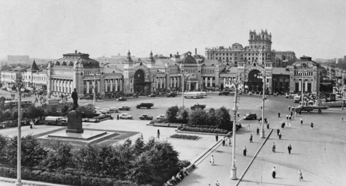 архивное  фото: 21 августа 1954 г.источник: https://mm.museum-online.moscow/entity/OBJECT/692855