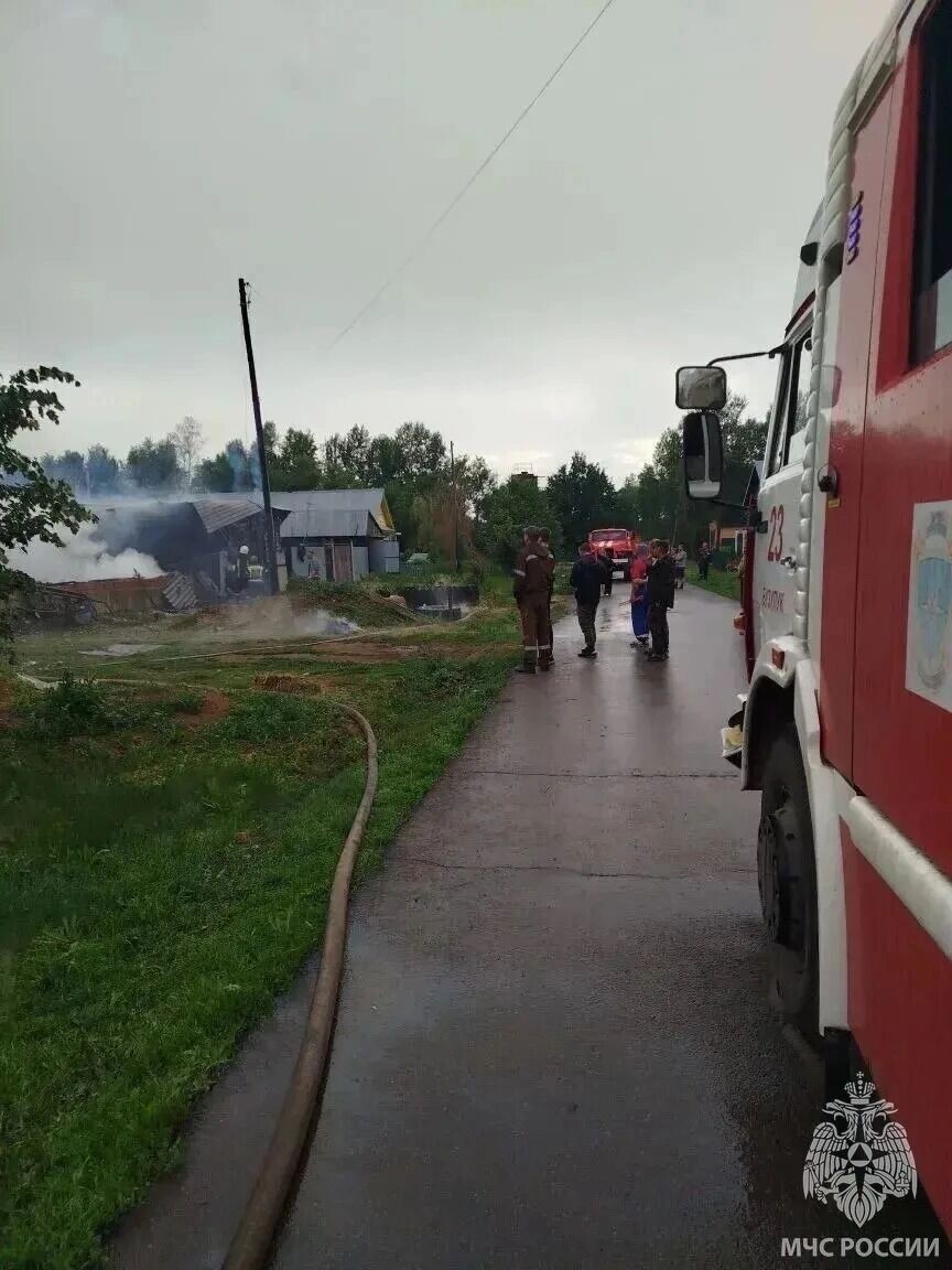    В Оренбуржье произошел пожар из-за молнии   МЧС России по Оренбургской области