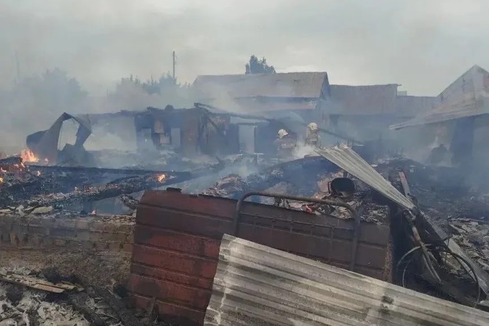    Общая площадь пожара составила 329 квадратных метров ГУ МЧС России по Оренбургской области