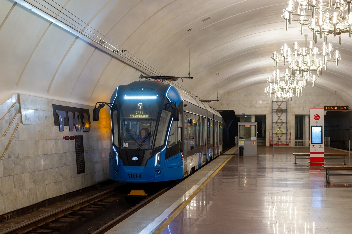 Первая система отечественного метротрамвая построена в Волгограде. Станция ТЮЗ. Фото сайта transphoto.org