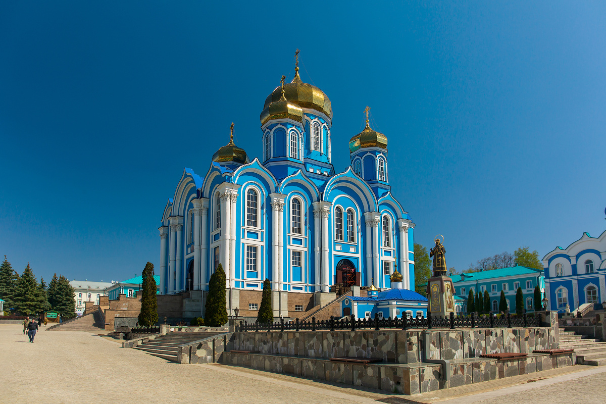 Задонск, улица Коммуны, 14 — Задонский Рождество-Богородицкий мужской монастырь. Собор Владимирской иконы Божией Матери