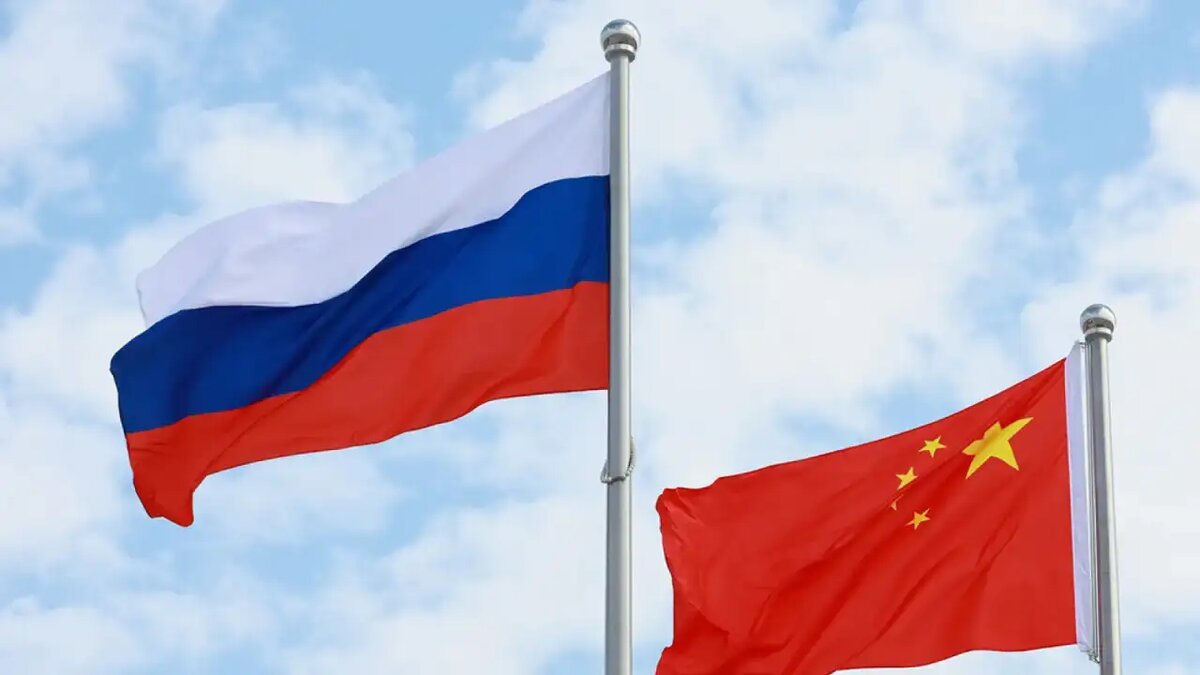    Флаг России и Китая. Администрация президента РФ.