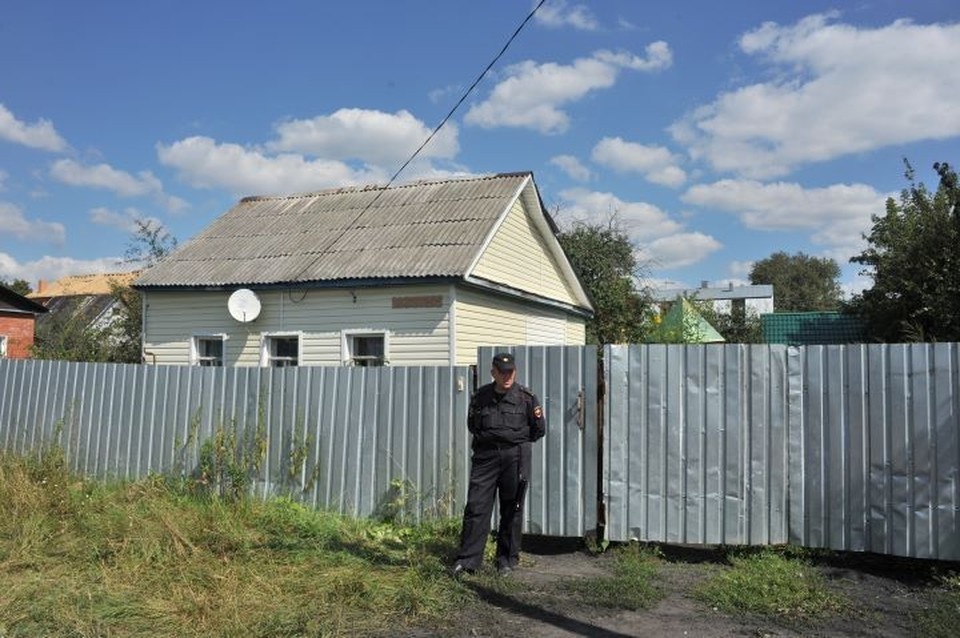    Поймав удобный момент, женщина незаметно ускользнула из дома и обо всем рассказала оперативникам. Евгения ГУСЕВА