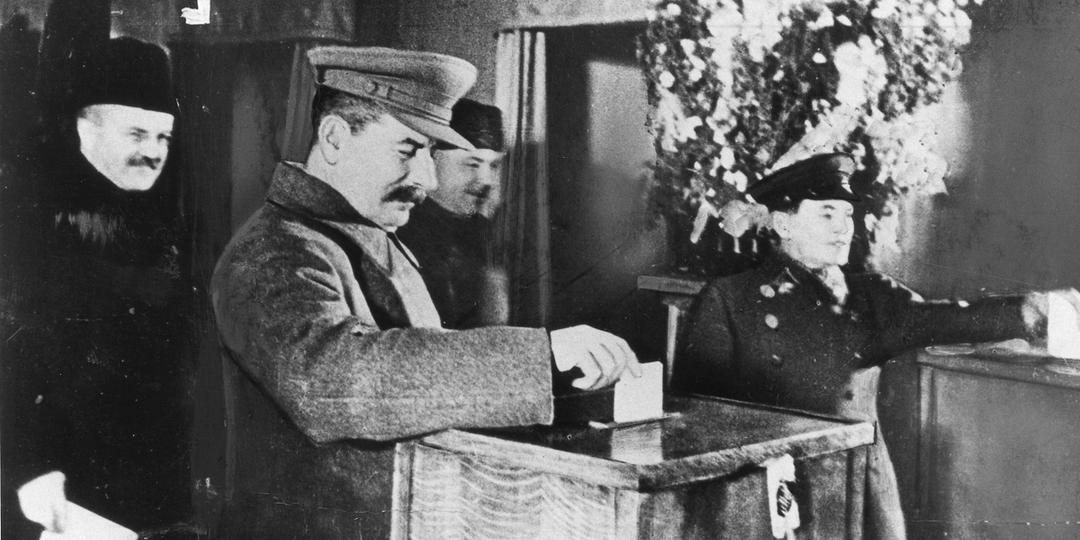 12 декабря 1937 года в СССР состоялись первые демократические выборы в Верховный Совет. И они прошли как всенародный праздник
