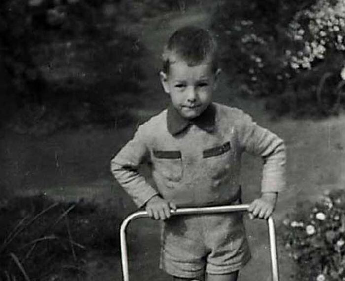 Вадим Медведев в детстве.