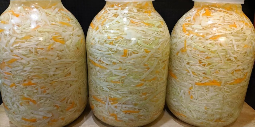 Мама научила готовить маринованную капусту, вкусную, что пальчики оближешь: делать 35 минут, а вкус изумительный