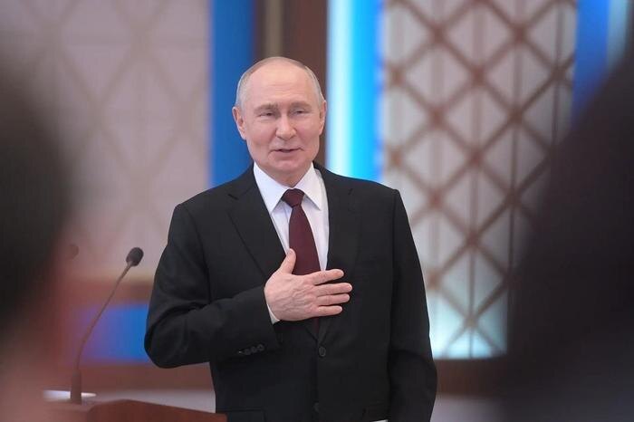 Владимир Путин. Обложка © Life.ru