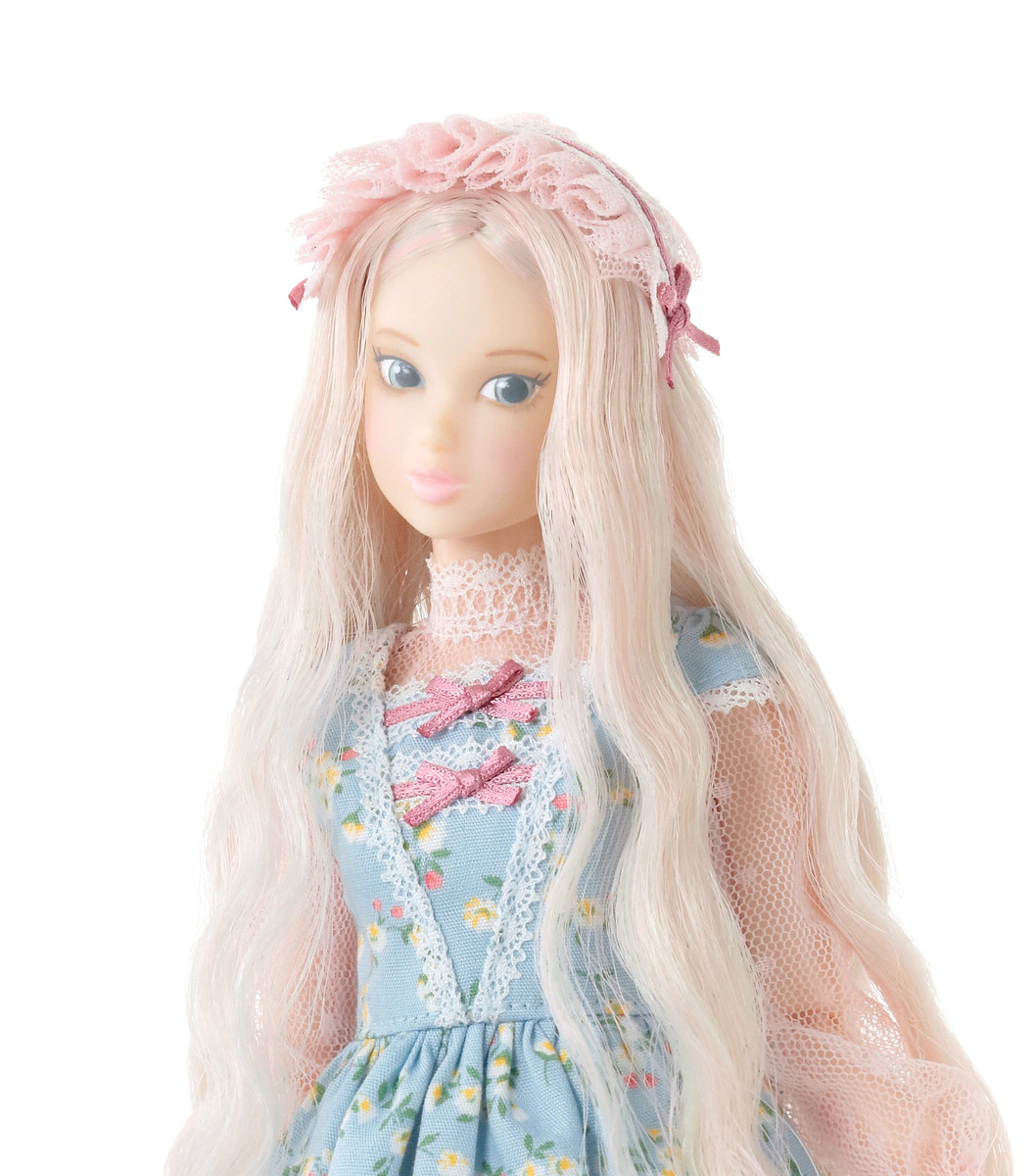 CCS 23SS momoko - в оригинальном виде. В хэппи боксы кукол вкладывали без родной одежды, в простых пижамах.