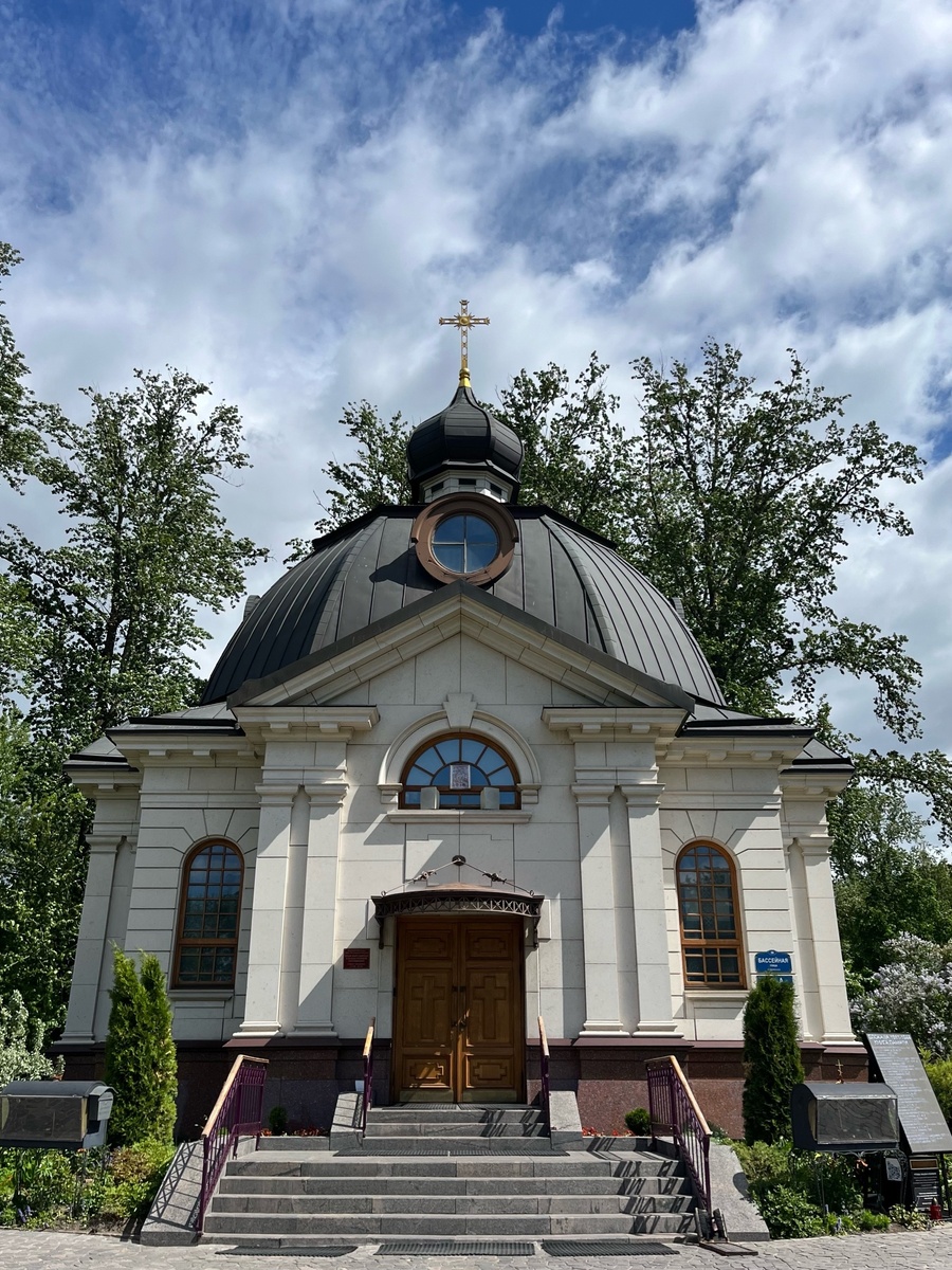 Храм вписался очень органично 