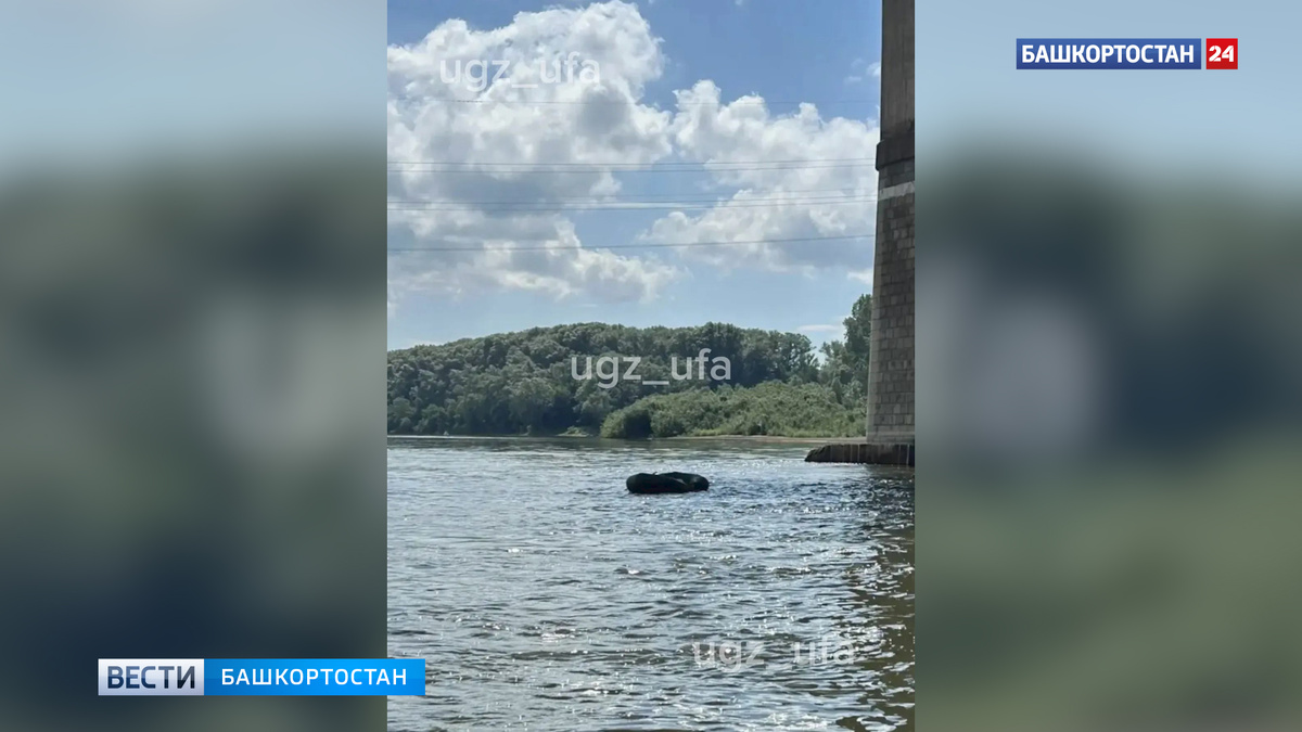    В Уфе спасатели помогли рыбаку на поврежденной лодке