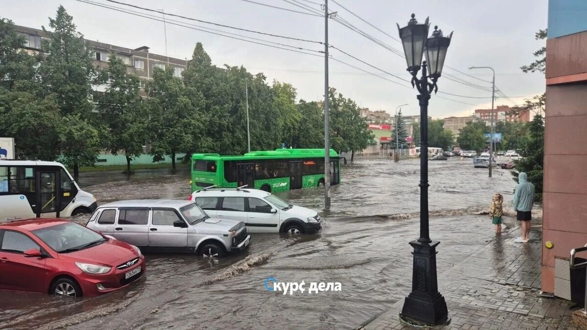    Улицу Молодогвардейцев топит в Челябинске   kursdela.biz
