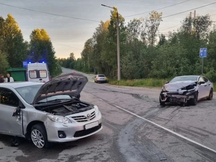     Сейчас выясняют причины произошедшего. фото: пресс-службе ГОЧС и ПБ по Мурманской области.