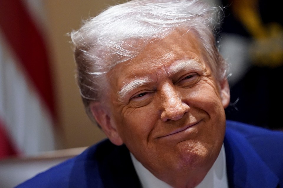    Ушаков: Трамп был тронут, что Путин первым из лидеров поздравил его с юбилеем REUTERS