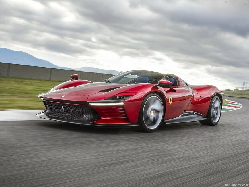     Фото Ferrari