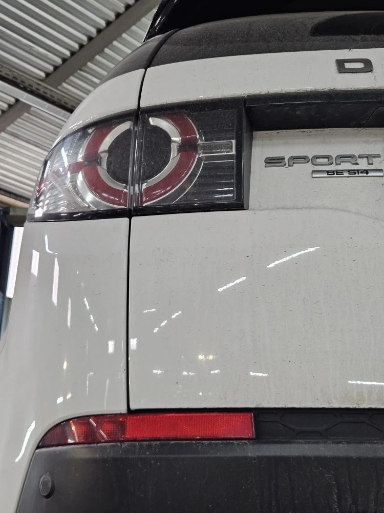 Наш сегодняшний гость: Land Rover Discovery Sport, прибывший на плановое обслуживание.