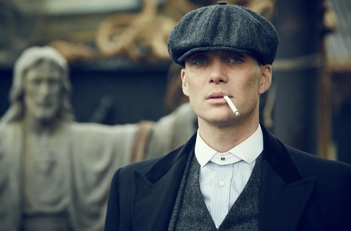 Каждая сигарета в сериале "Острые козырьки" - бутафорская
