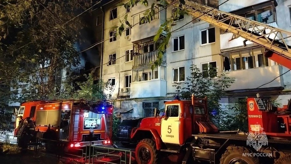    Пожарные локализовали возгорание в доме на площади 300 кв. м ГУ МЧС России по Самарской области