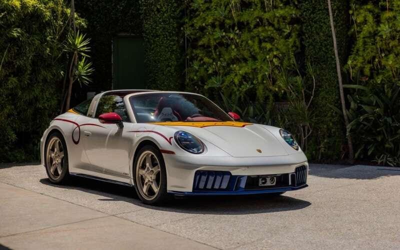 Porsche 911📷
