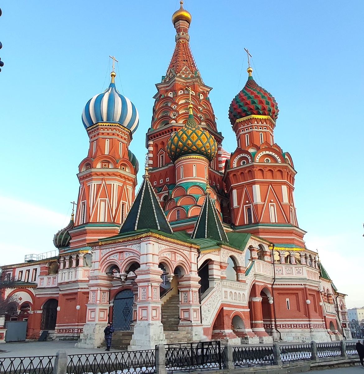 Покровский собор, Троицкий, храм Василия Блаженного? Нет, правильное название - Собор Покрова Пресвятой Богородицы на Рву.