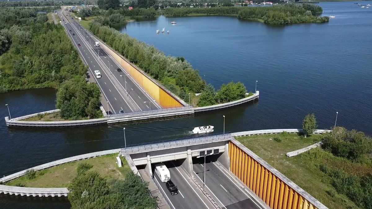 The Veluwemeer Aqueduct: Netherland's Unique Water Bridge