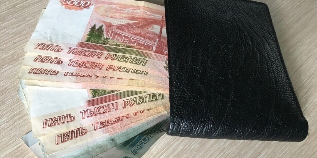Неоправданно высокие зарплаты, по мнению воронежцев, получают депутаты и футболисты