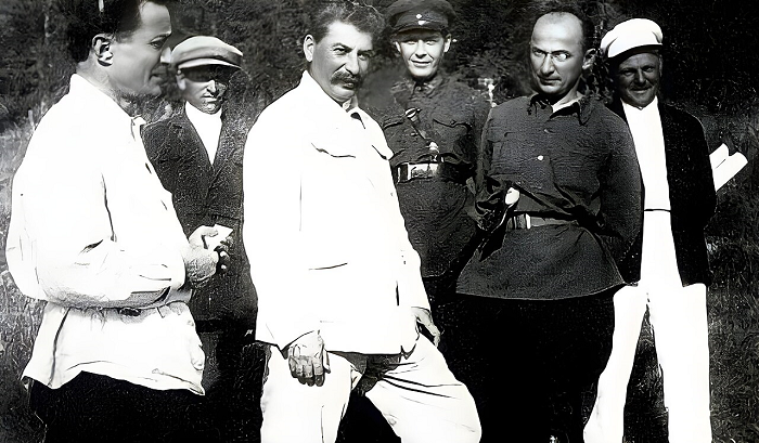 Иосиф Сталин и Берия 1934 год
