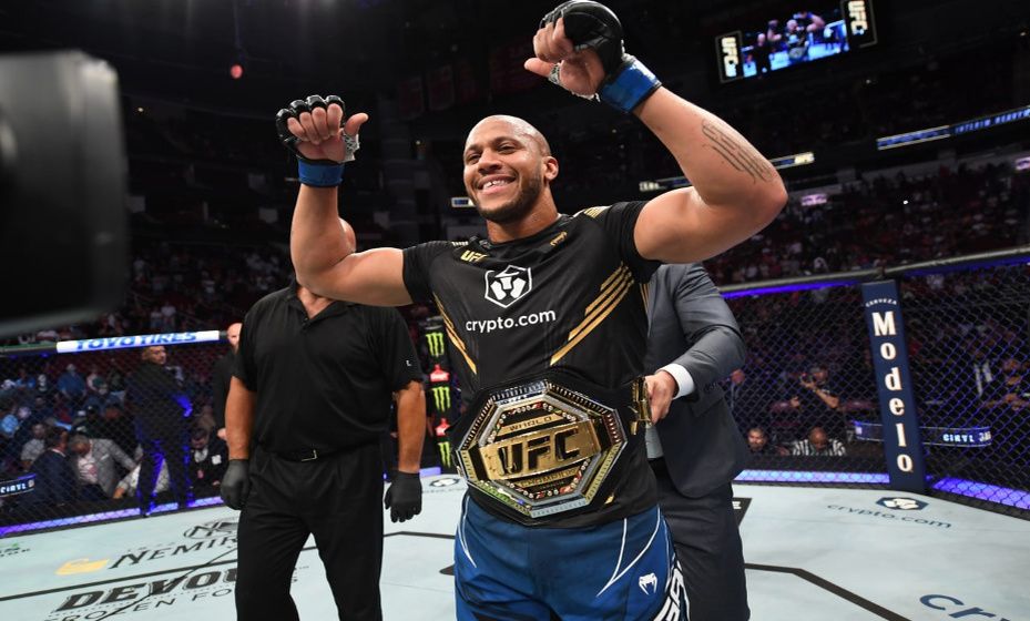    Сирил Ган стал временным чемпионом UFC в тяжелом весе. Фото: UFC Russia
